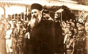 Read more about the article Η Αγιότητα του Χρυσοστόμου Σμύρνης – Πορεύθηκε προς το μαρτύριο ευλογώντας τους διώκτες του